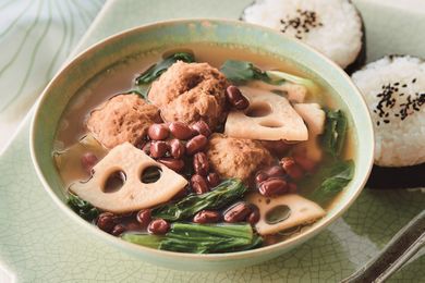小豆と肉団子、レンコンの中華スープ
